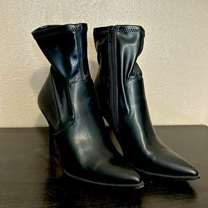 7.5 Steve Madden Black Ankle Boots